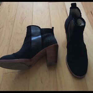 Matt bernson holt black suede booties